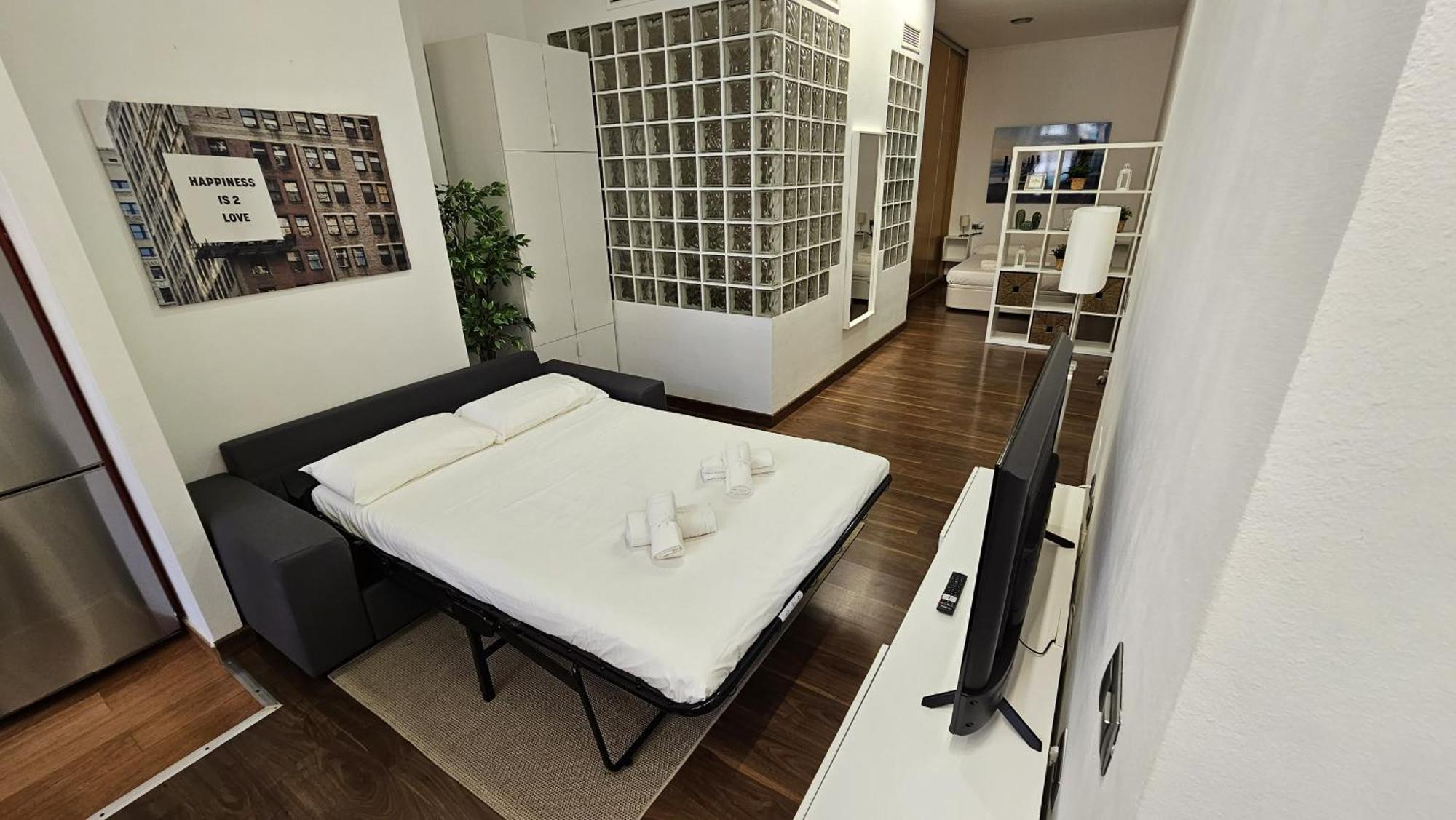 Brand New Apart Mlg City Center! Malaga Bagian luar foto